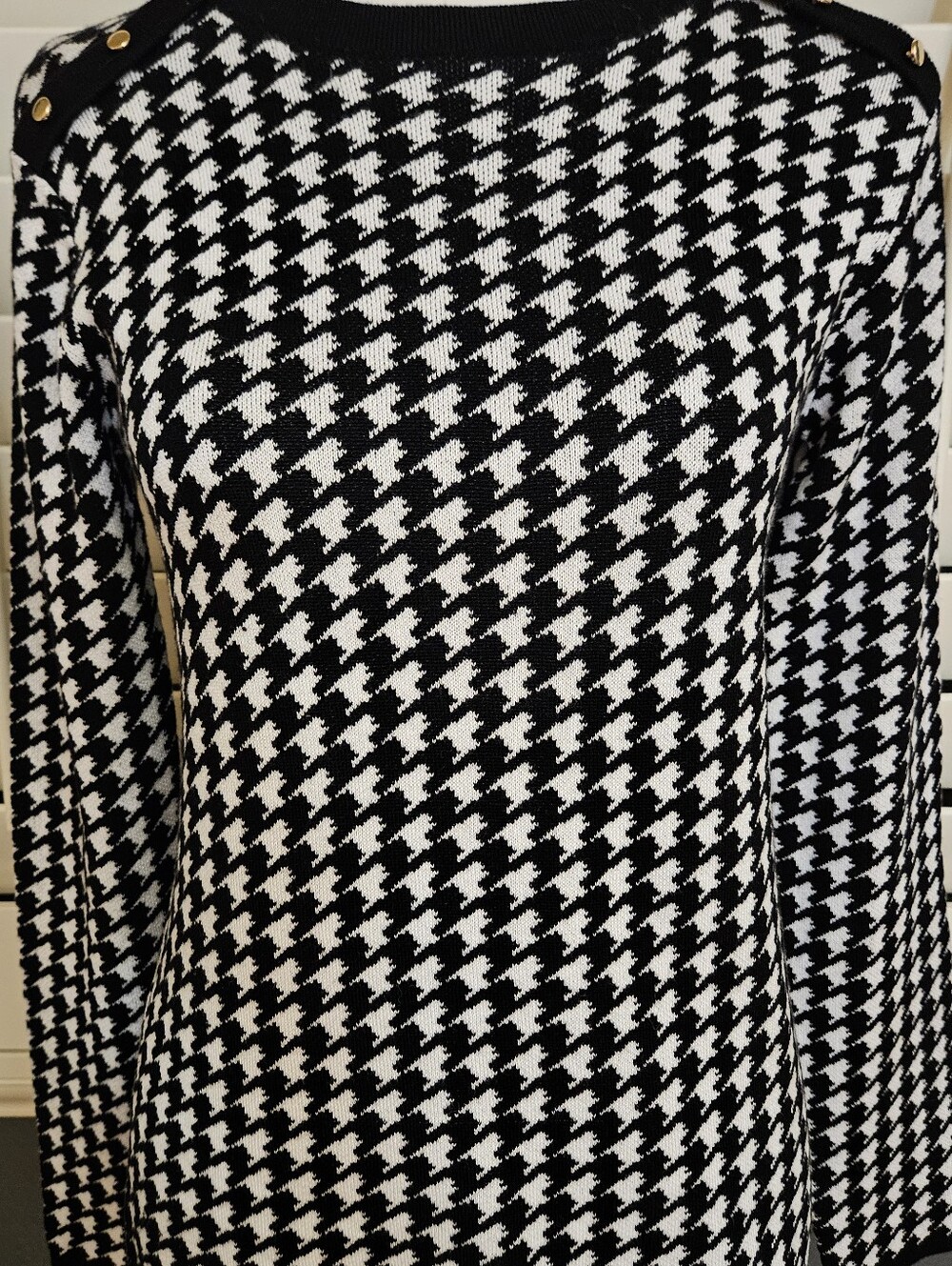 VGT CAROLYN TAYLOR ,HOUNDSTOOTH SHOULDER BUTTON KNIT SWEATER SMALL - Picture 6 of 9